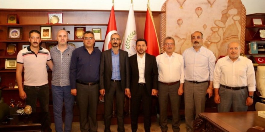 MHP Merkez İlçe yöneticilerinden Belediye Başkanı Arı’ya ziyaret