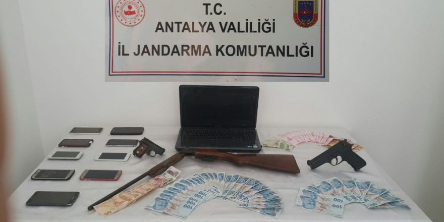 Antalya’da jandarma suç çetesini çökertti: 9 gözaltı