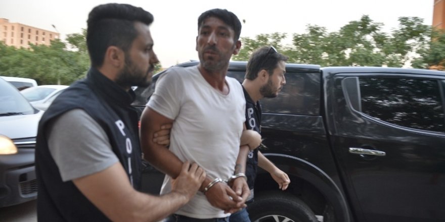 Eski eşini sokak ortasında bıçakladı
