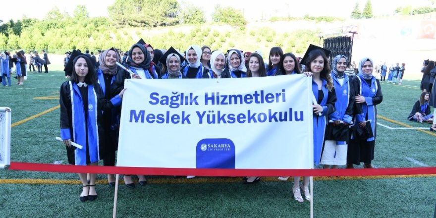 SAÜ’de mezuniyet heyecanı