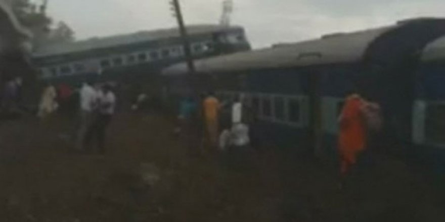 Pakistan'da iki tren çarpıştı: 11 ölü, 85 yaralı