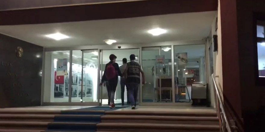 Polisten sosyal medya üzerinden fuhuş yapan kadınlara operasyon