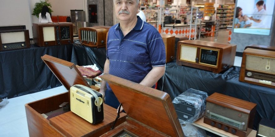 Asırlık radyo ve televizyonlar görücüye çıktı