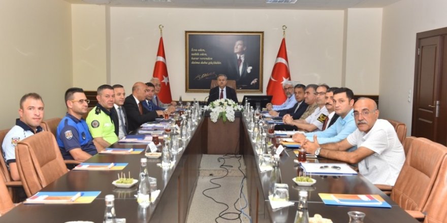 Vali Su: “Ölümlü trafik kazaları ilk 6 ayda yüzde 43 azaldı”