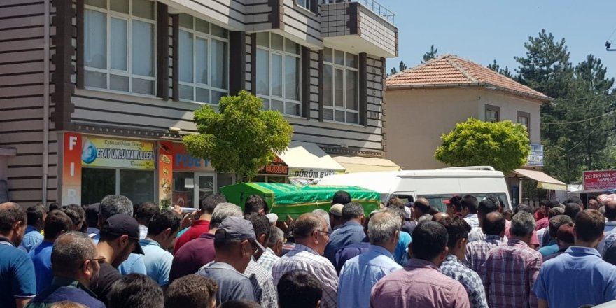 Yaşam mücadelesini kaybeden 17 yaşındaki İbrahim, son yolculuğuna uğurlandı