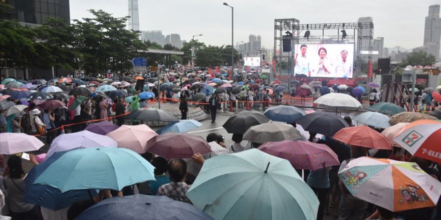 Hong Kong'da halk Çin'e iade yasasını protesto için tekrar sokaklarda