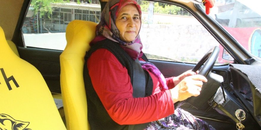 Dudu Teyze 64 yaşında ehliyet aldı
