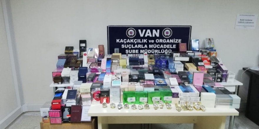 Van’da kaçak parfüm ve saat operasyonu