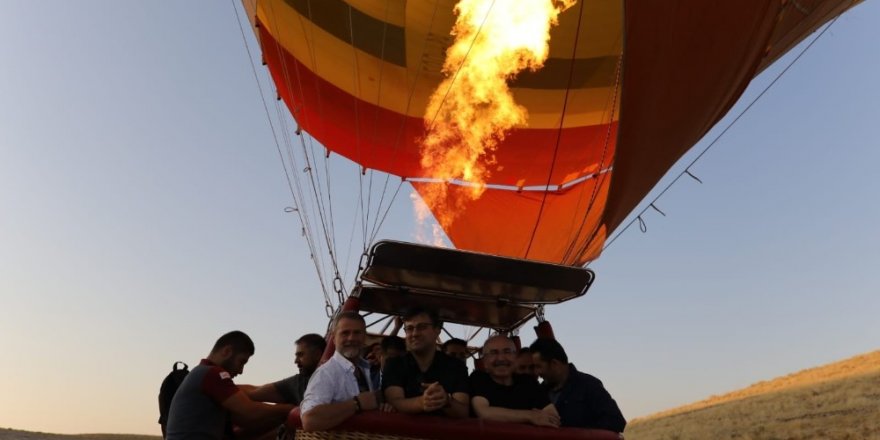 2 bin 300 yıllık antik kent Dara’da sıcak hava balonu ile ilk uçuş gerçekleştirdi