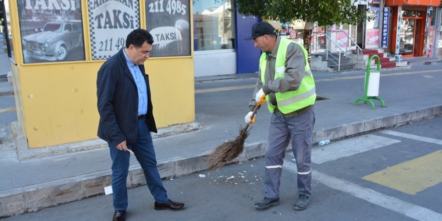 Başkan Demir, temizlik çalışanlarını denetledi