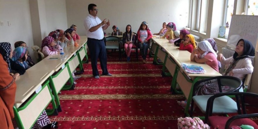 Müftü Hasankahyaoğlu’ndan Yaz Kur’an Kursları’na ziyaret