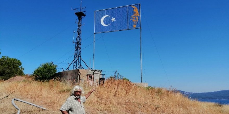 Erdek’teki dev bayrak alanı pislik ve karanlık içinde