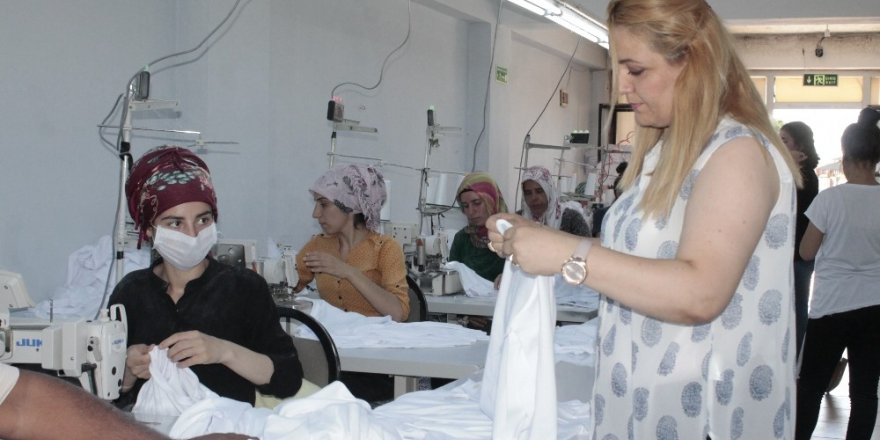 Kadın girişimci, eşinin desteğiyle tekstil atölyesi açtı