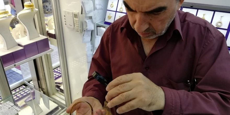 Ayar numarası ile dolandırılan sarraf: "Merhametleri varsa çıkıp gelsinler özür dilesinler helalleşelim”