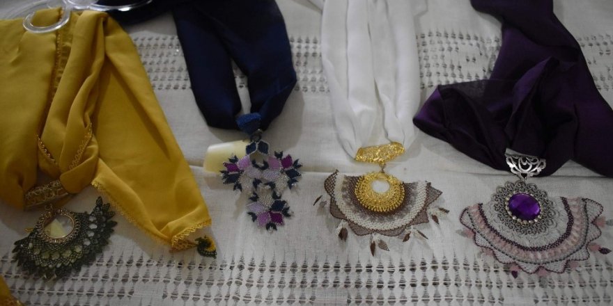 Tarihi el sanatları hediyelik eşya ile şekilleniyor