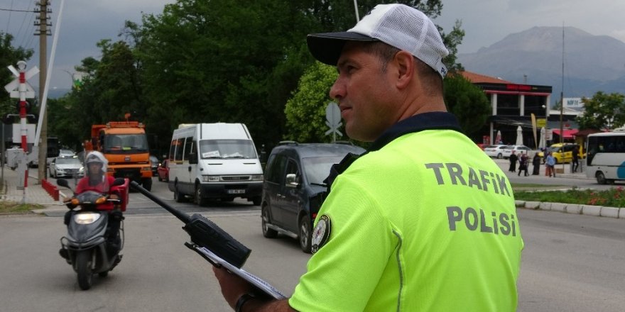 Isparta’da polis modifiyeye göz açtırmıyor
