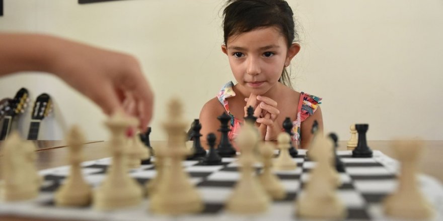 Satranç ile zihinler gelişiyor