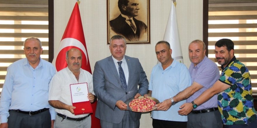 Yılın ilk antepfıstığına GTB’den altın ödülü
