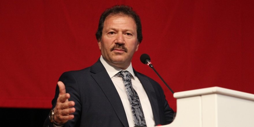 MKE Ankaragücü Olağanüstü Genel Kurulu’nda mevcut başkan Mehmet Yiğiner, 498 oy ile yeniden başkanlığa seçildi.