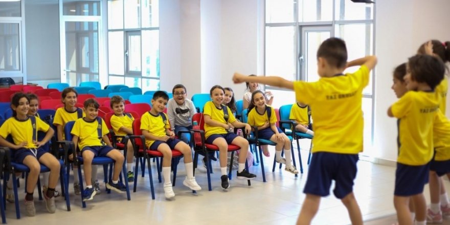 Yaz Okulunda drama eğitimi devam ediyor