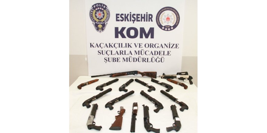 İnternet ve kargo üzerinden silah kaçakçılığı yapan şahıs yakalandı
