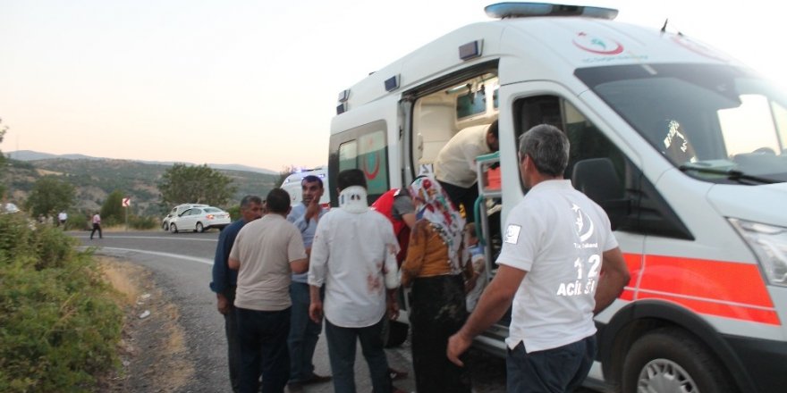 Diyarbakır-Bingöl karayolunda can pazarı: 25 yaralı