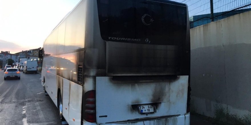 Maltepe’de park halindeki otobüste yangın