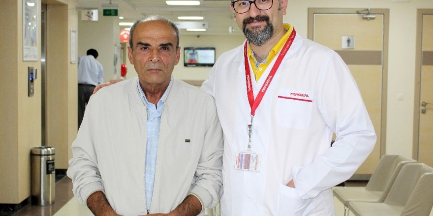 Sağ gözündeki sorun sol gözünü ameliyat edince düzeldi