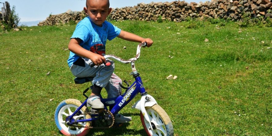 Minik Murat’ın en büyük hayali yeni bir bisiklet