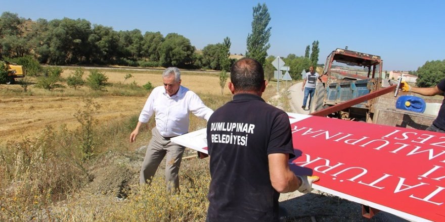 Dumlupınar’da tabela montaj çalışmaları