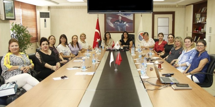 Kadın girişimciler kot giysileri dönüştürerek katmadeğer sağlayacak
