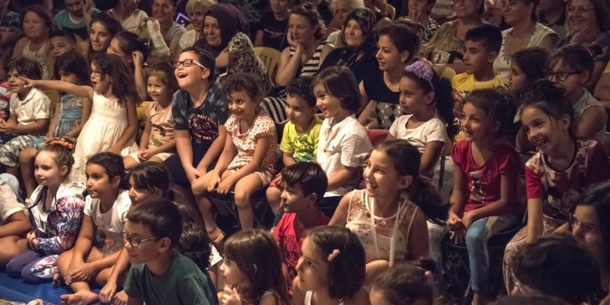 Burhaniye’de "Köyümüzde Şenlik Var"