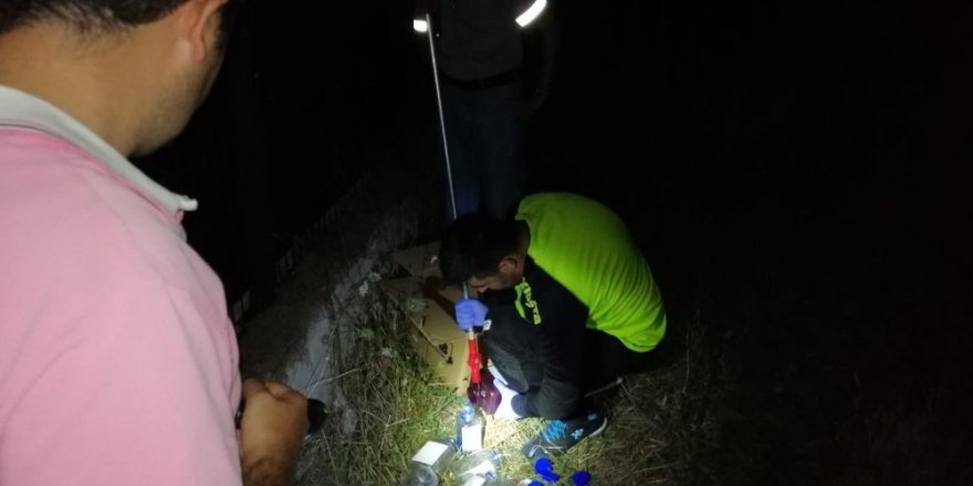 Dereyi mavi ve yeşile boyayan işletmeye 144 bin TL ceza