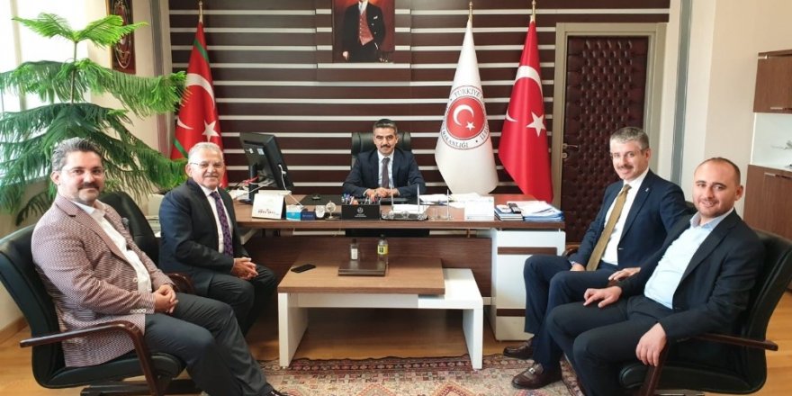 Başkan Büyükkılıç, Çevre ve Şehircilik Bakanı Kurum ile önemli bir görüşme yaptı