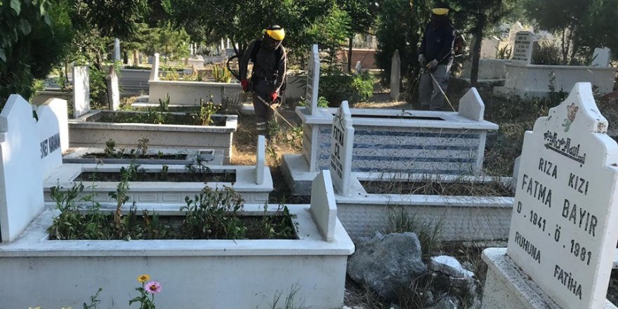 Sungurlu’da mezarlıklar bakıma alındı