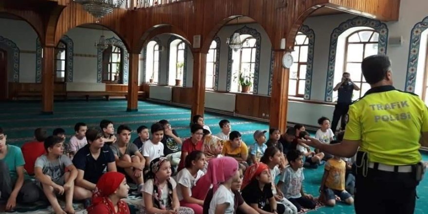 Yaz Kur’an Kursu öğrencilerine trafik eğitimi verildi