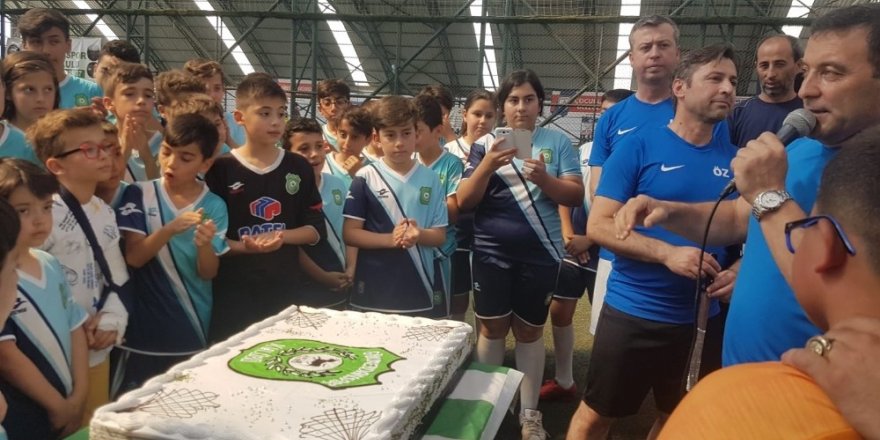 Gökmeydan Spor Futbol Okulu birinci yaşını kutladı