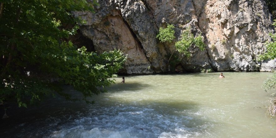 Kayaarası Kanyonu’na ilgi her geçen gün artıyor