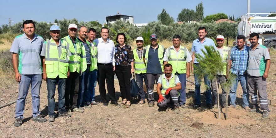 Başkan Dutlulu ‘Daha yeşil bir Akhisar’ için kolları sıvadı