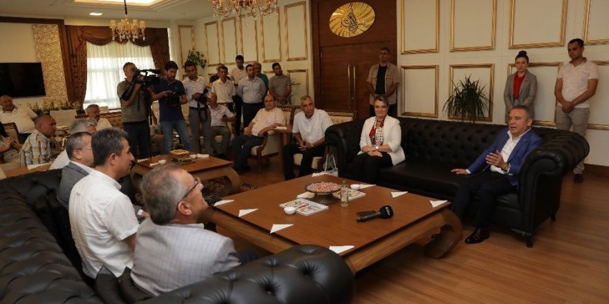 Başkan Böcek Serik’te