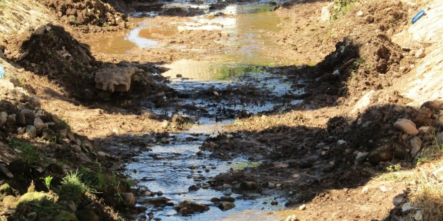 Kanal temizleme çalışmaları devam ediyor