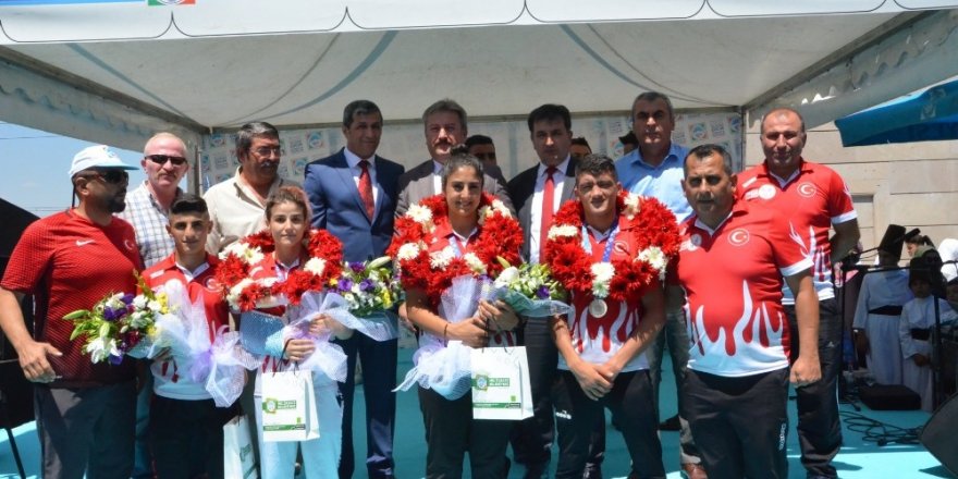 Gençlik ve Spor İl Müdürü Murat Eskici, "Muaythai sporcularımız bu sevinci ve gururu tekrar yaşatacaklar"
