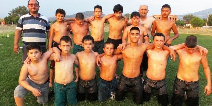 Burhaniyeli güreşçiler Kurtdere’ye hazırlanıyor