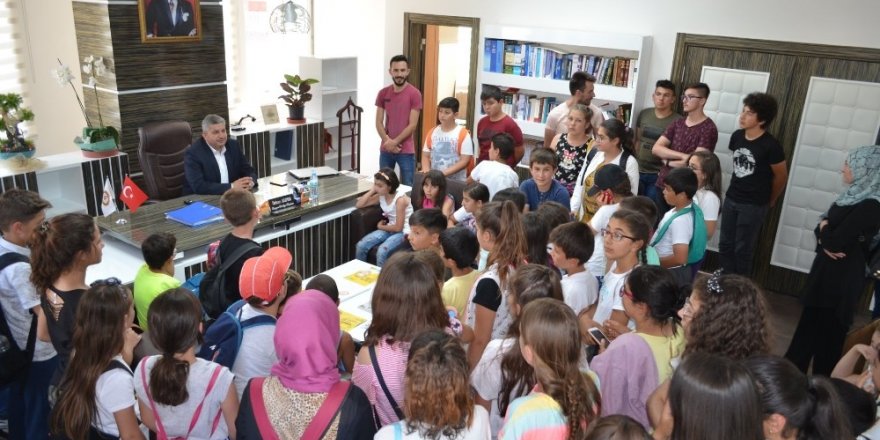 TÜGVA’lı çocuklardan Başkan Altun’a ziyaret