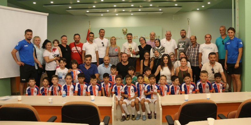 Şampiyonlar başarıyı kutladı