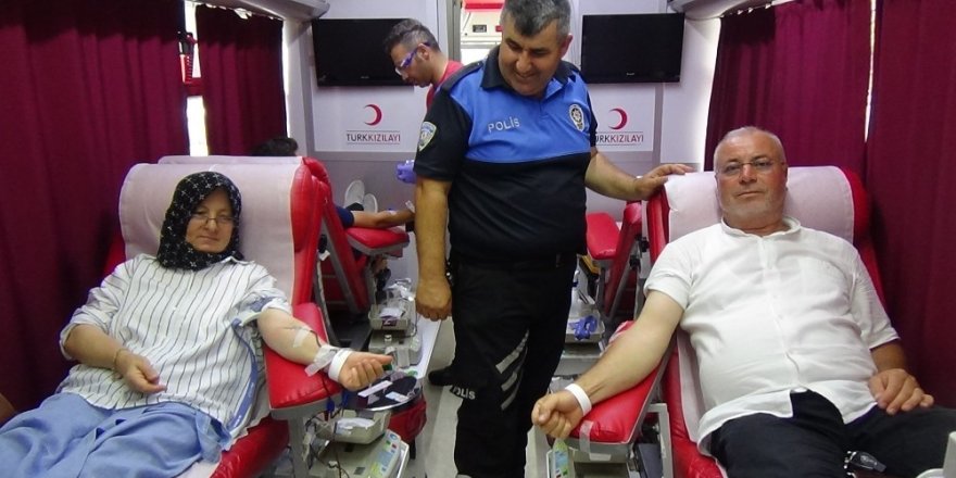 Polis ve Kızılay’dan kan bağış kampanyası
