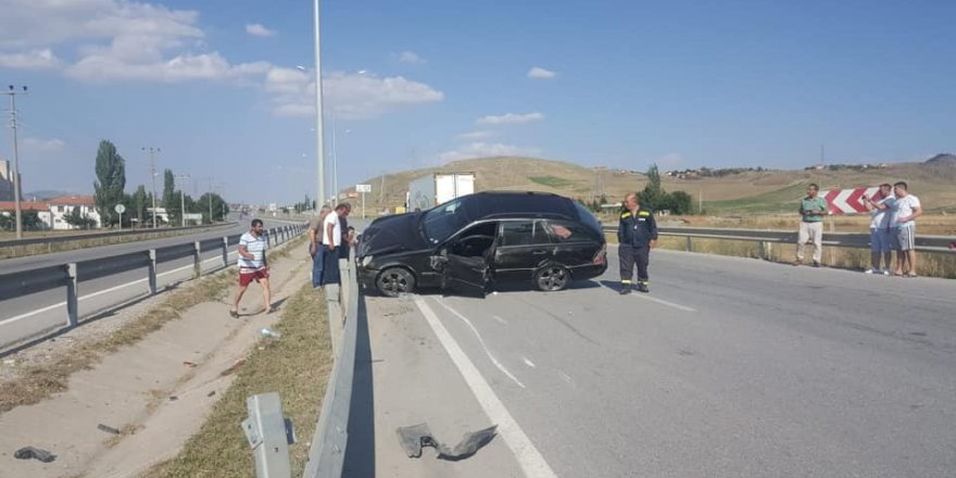 Sungurlu’da iki otomobil çarpıştı: 4 yaralı