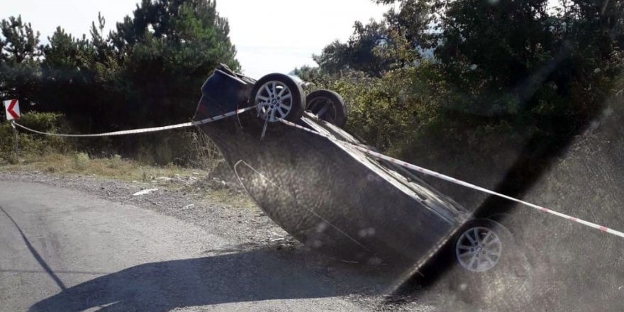 Türkeli’de otomobil takla attı: 1yaralı