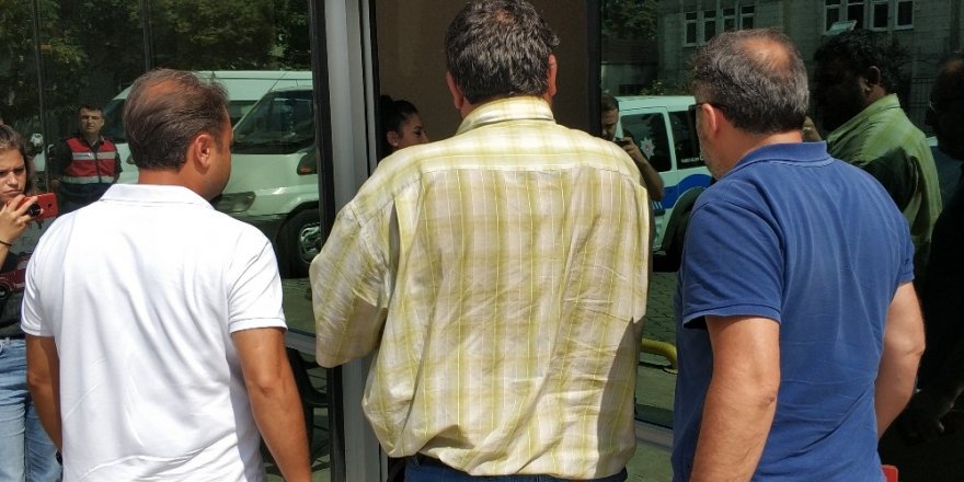 Gezmek için 2 otomobil çalan hırsız tutuklandı