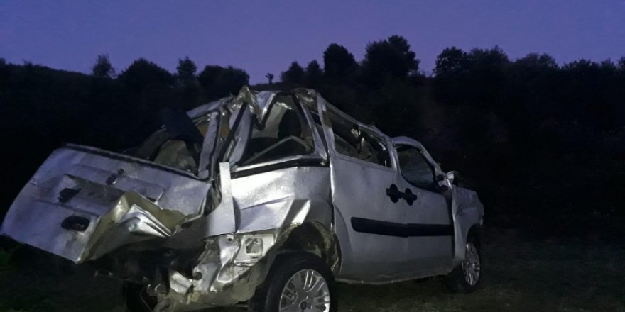 Düğün dönüşü 100 metreden uçuruma yuvarlandılar: 2 ölü